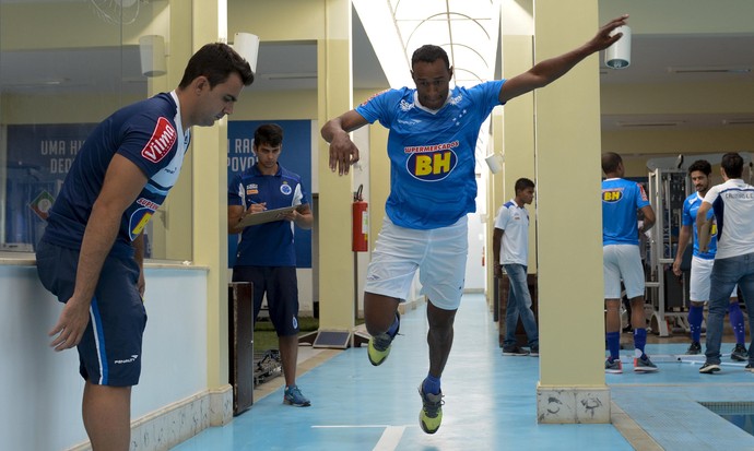 Impasse envolvendo Fabrício atrasa anúncio de Marquinhos pelo Inter