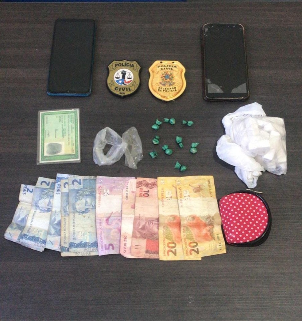 Mulher é presa por tráfico de drogas no interior do Maranhão; segundo a polícia, ela escondia entorpecentes em preservativos e os introduzia em seu órgão genital — Foto: Divulgação/Polícia Civil do Maranhão