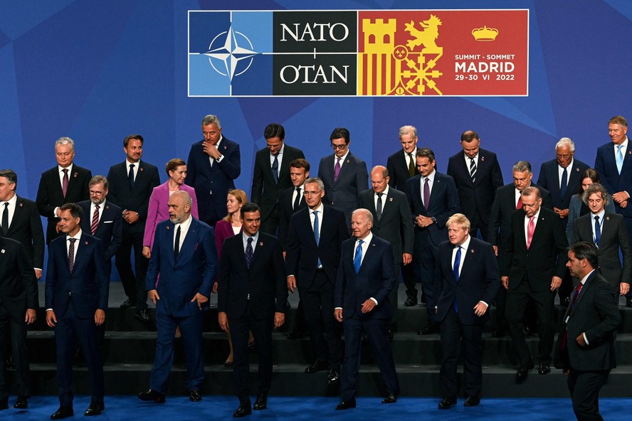 Os líderes dos Estados-membros da Otan em foto de família da cúpula da aliança em Madri