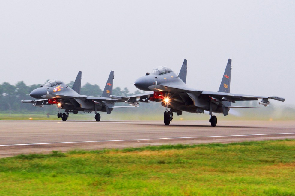 China e Rússia fazem manobras militares conjuntas sobre o Mar do Japão