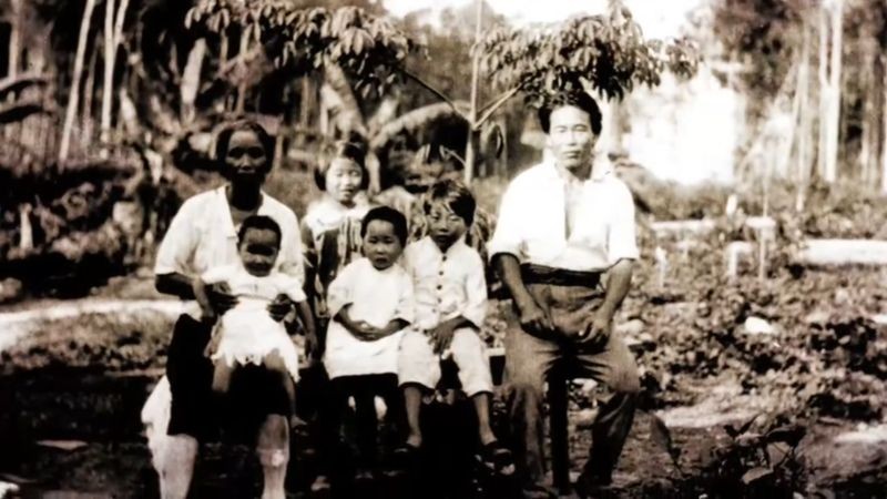 Família japonesa em Tomé-Açu (PA); cooperativa local se tornou referência em sistemas agroflorestais. (Foto: Divulgação/Camta via BBC News)