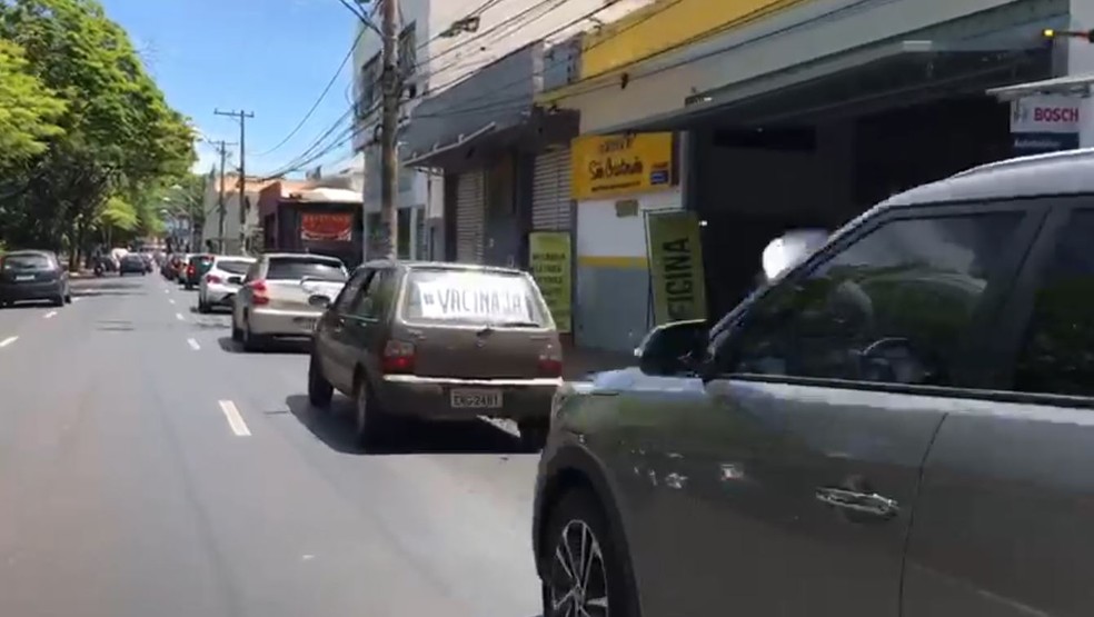 Carreata a favor da vacina é registrada em Ribeirão Preto — Foto: Weber Sian/ACidade ON