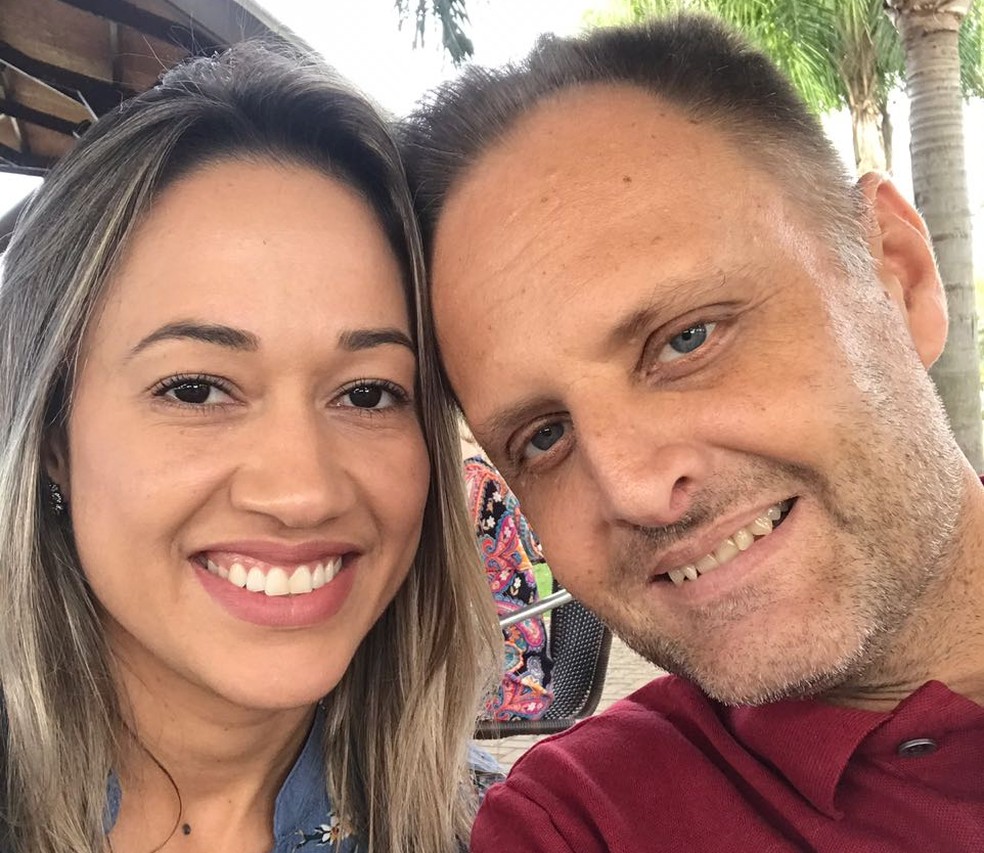 Claus e Amanda sÃ£o casados; foi a mulher que encontrou Beth e falou sobre a necessidade de transplante de rim â€” Foto: Arquivo pessoal