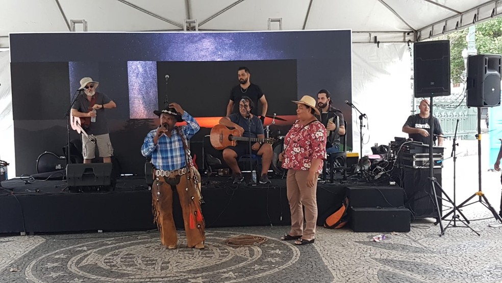 Cariocas vivem experiência gastronômica com comida do Pantanal — Foto: Rita Comini