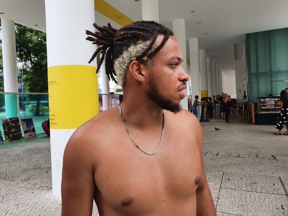 O artsta plástico Maxwell Alexandre foi o idealizador do evento. Quando criança, sua mãe não permitia que ele pintasse: 'Era coisa de vagabundo''.  — Foto: Elisa Soupin