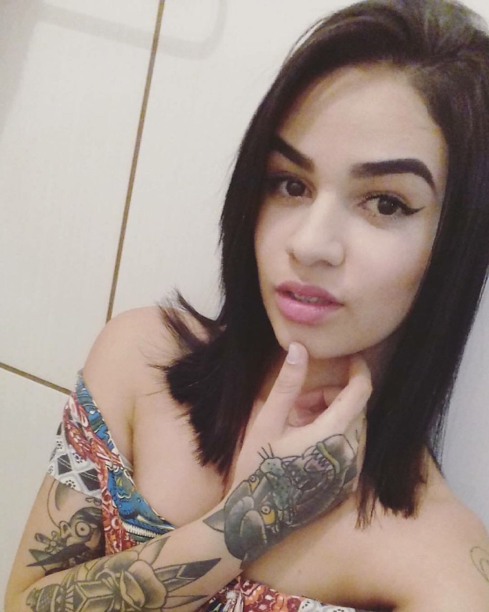 Aline está desaparecida desde dia 13 de julho  (Foto: Arquivo pessoal)