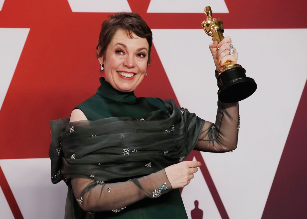 Olivia Colman com a estatueta de Melhor Atriz no Oscar 2019 â€” Foto: Mike Segar