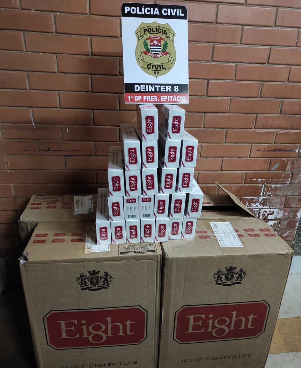 Maços de cigarros sem comprovação de origem foram apreendidos — Foto: Polícia Civil 