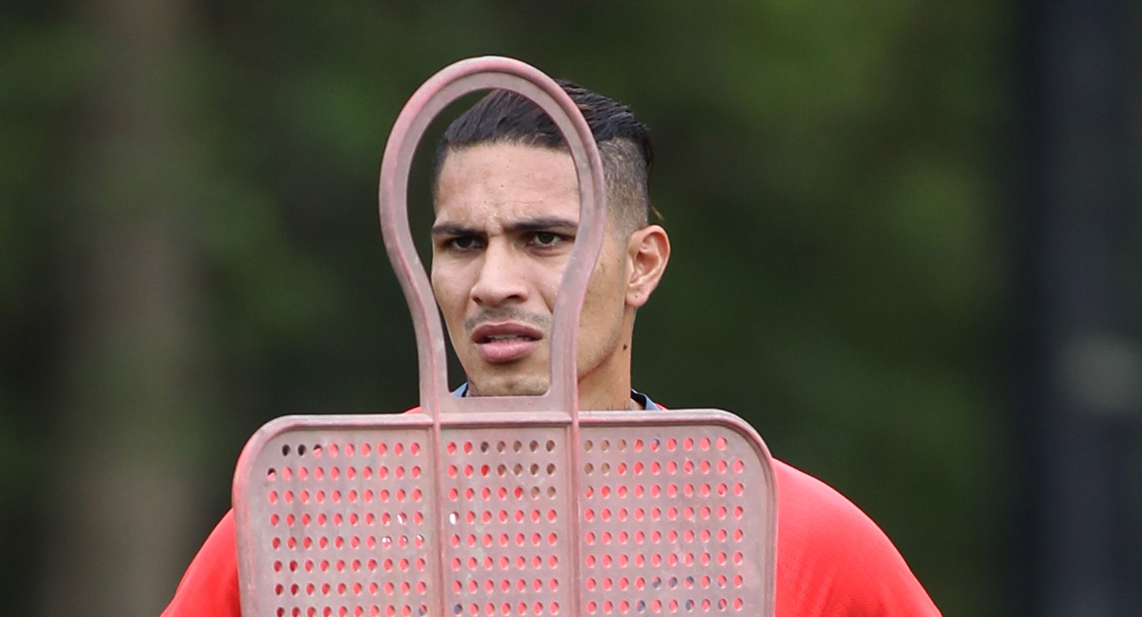 Guerrero quer três anos, e renovação trava em meio a desgaste com o Flamengo