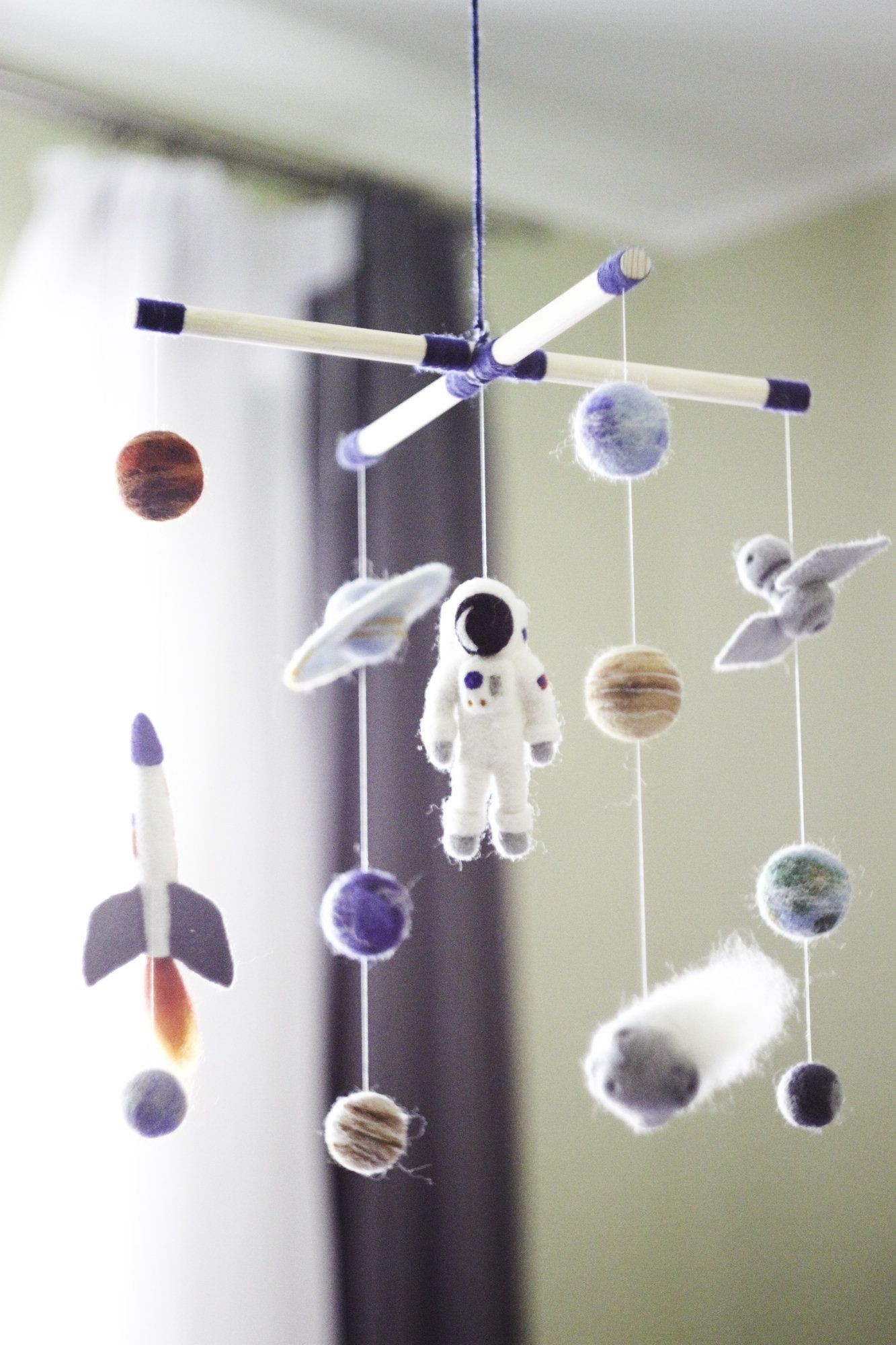 Decoração espacial: ideias para fazer no quarto infantil (Foto: Pinterest)