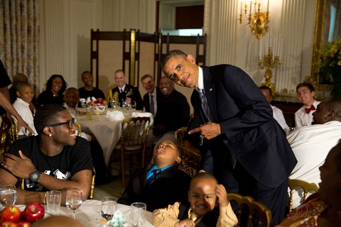 Obama chamou o fotógrafo da Casa Branca porque queria registrar um menino dormindo durante uma celebração em 2013