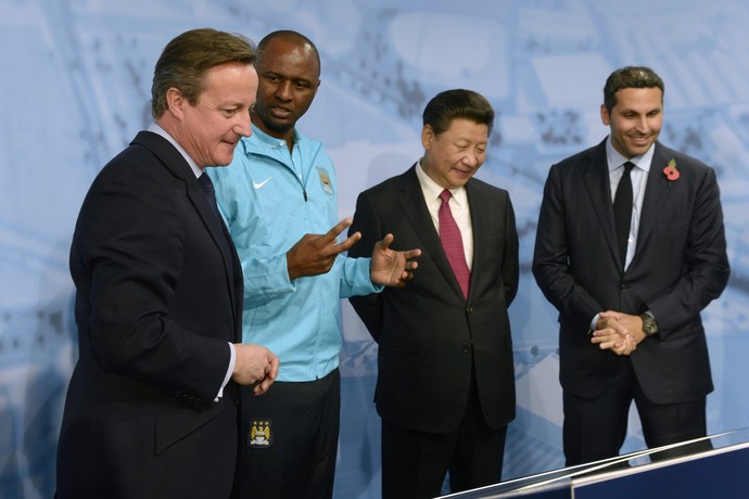 Xi Jinping, David Cameron, Patrick Vieira e Khaldoon Al Mubarak (Foto: Getty Images)