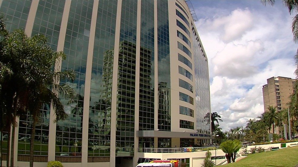 Palácio Pedro Ludovico, em Goiânia, Goiás — Foto: TV Anhanguera/Reprodução