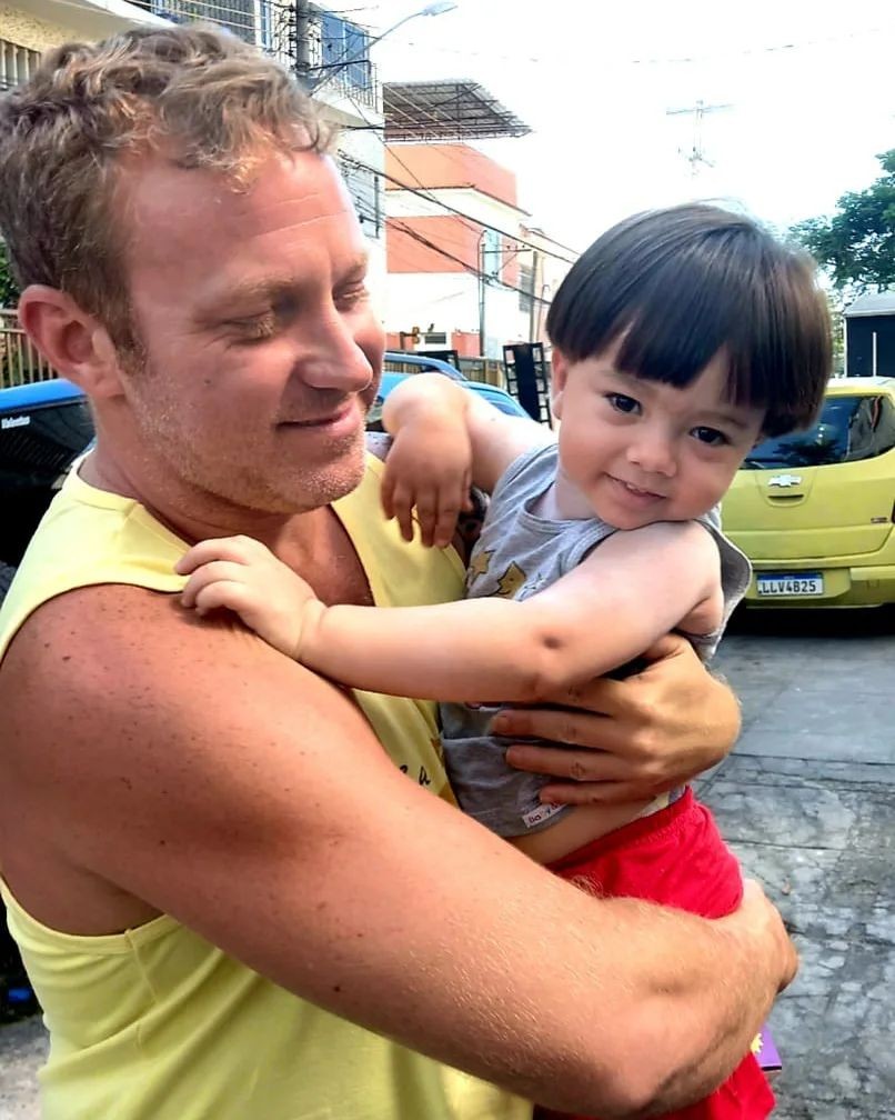 Sergio Hondjakoff posta foto rara com o filho: 'Tá crescendo rápido' (Foto: reprodução/instagram)