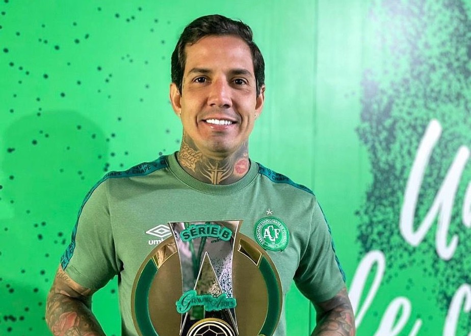 Zagueiro Victor Ramos é um dos alvos de operação contra manipulação de resultados