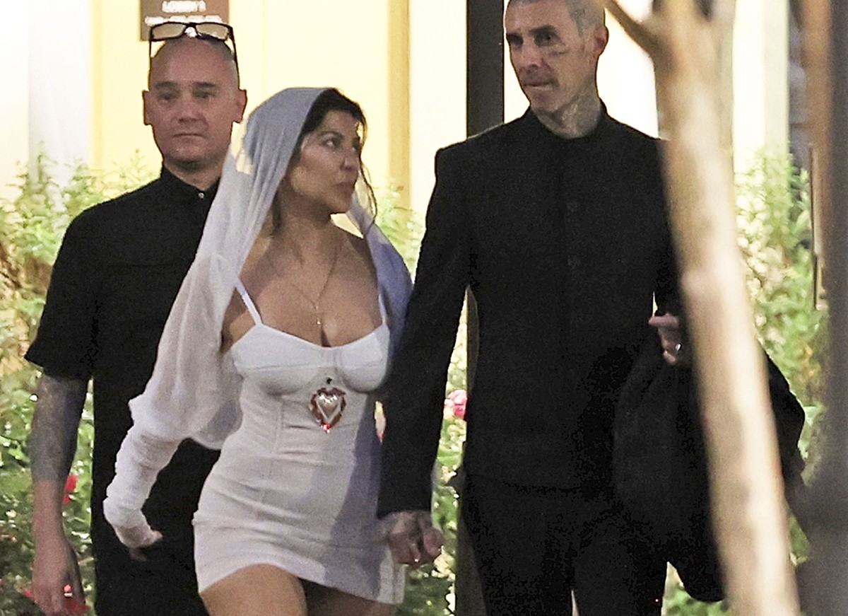 Kourtney Kardashian se casa com Travis Barker (Foto: The Grosby Group)