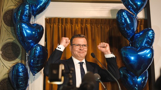 Centro-direita vence eleições na Finlândia e impõe derrota à premier Sanna Marin