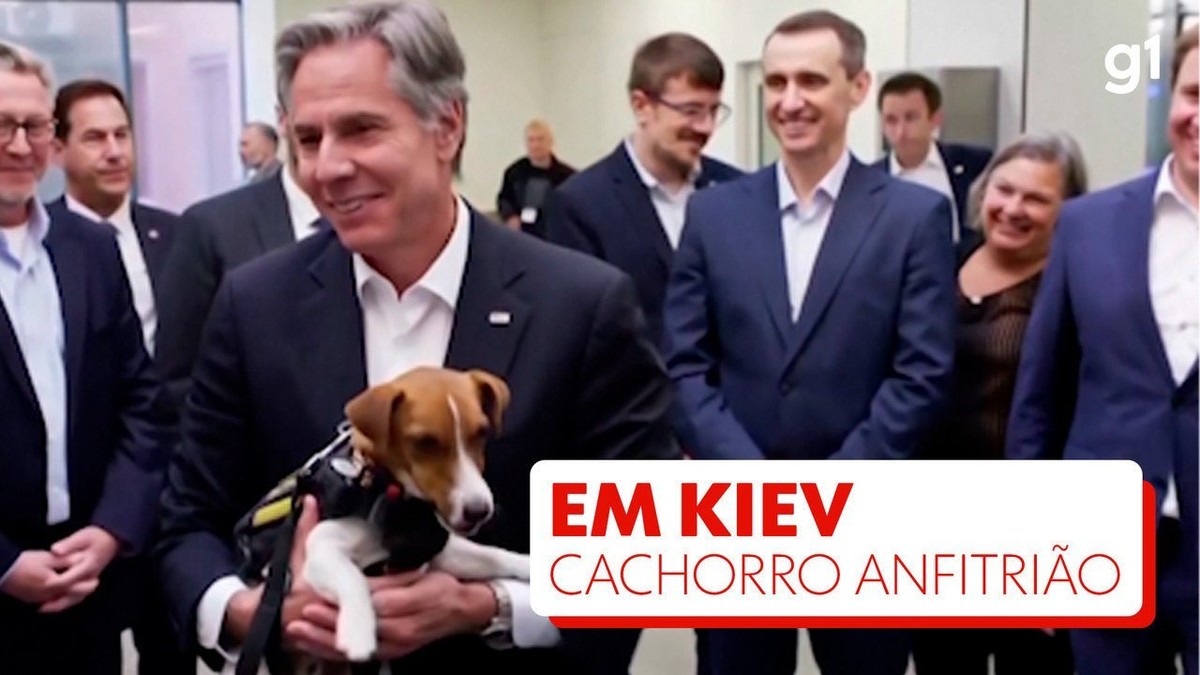 Em viagem surpresa a Kiev, Blinken é recebido por cachorro símbolo da Ucrânia