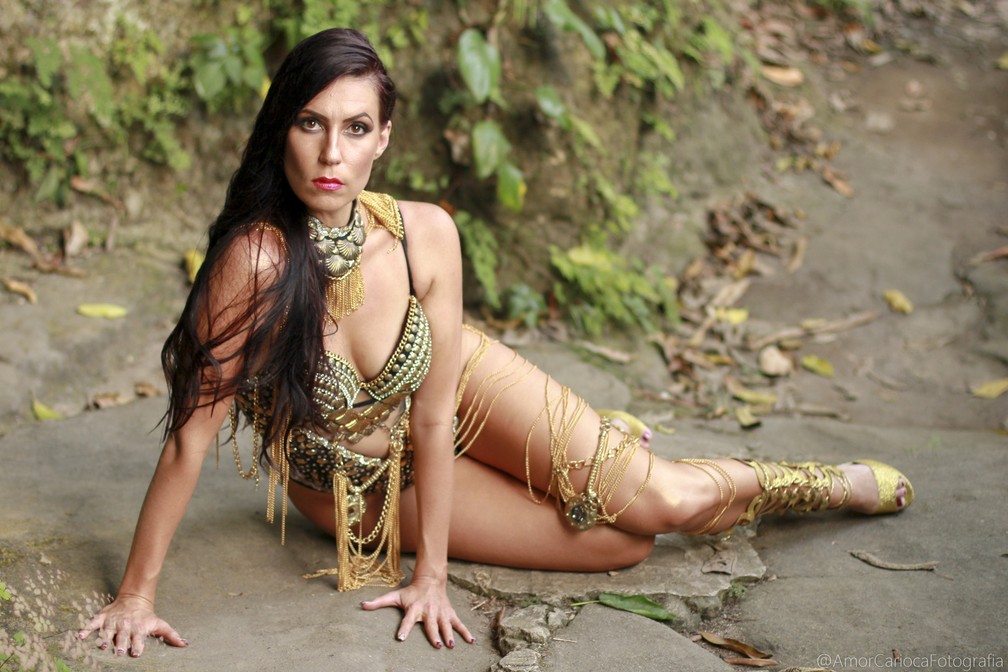 A australiana Mishel Finlayson estreia como musa do Imp&Atilde;&copy;rio Serrano &acirc;?? Foto: Platinir Pereira/Divulga&Atilde;&sect;&Atilde;&pound;o