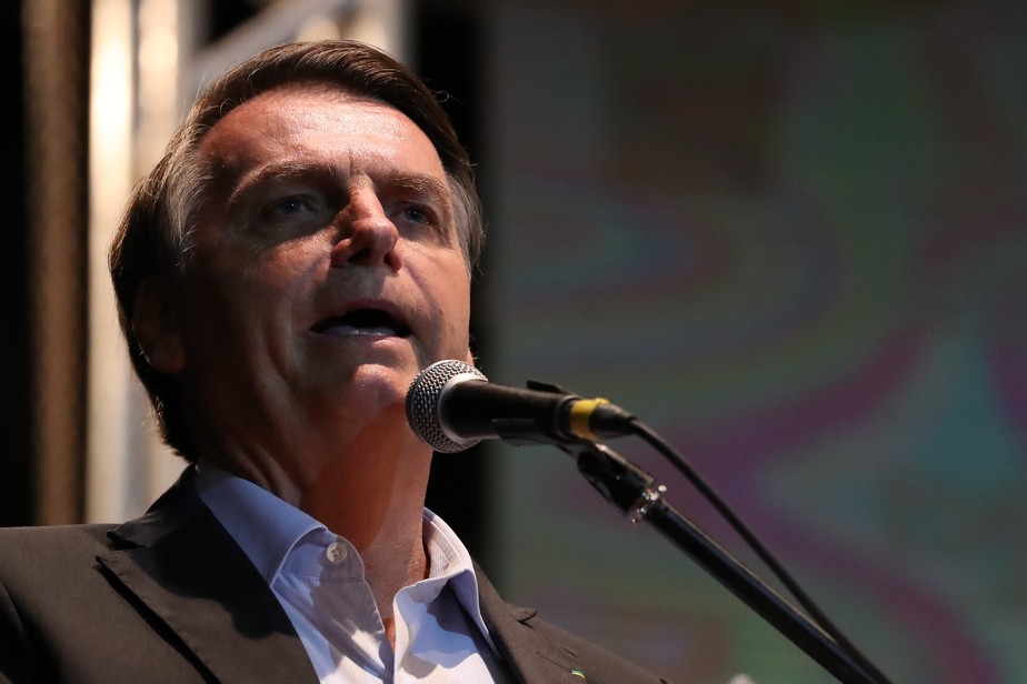 Bolsonaro na Feira de Sustentabilidade do Polo Industrial de Manaus: presidente tem apoio do prefeito da capital amazonense
