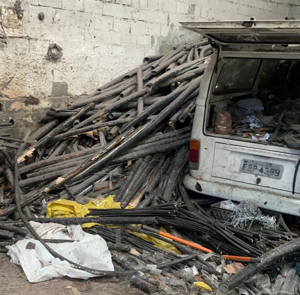 policia apreende cerca de tres toneladas de fio de cobre em galpao em ferraz de vasconcelos mogi das cruzes e suzano g1