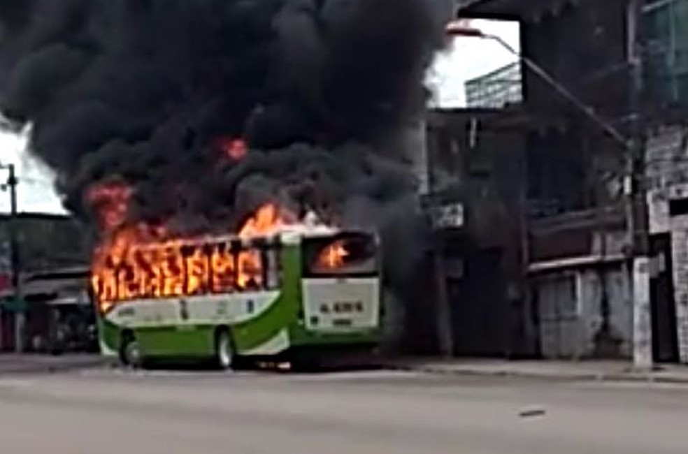 Sete pessoas suspeitas de envolvimento com o ataque ao veículo foram detidas. (Foto: Divulgação/Polícia Civil)