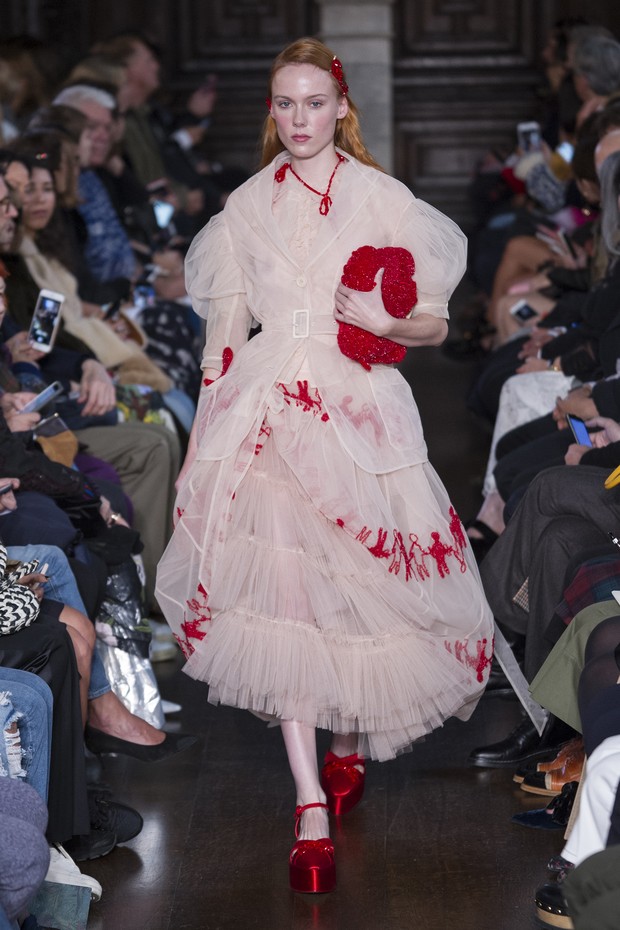 #SuzyLFW: Simone Rocha's Playful Innocence - Vogue | en