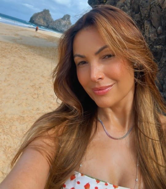 Patrícia Poeta registra salvamento de turista que se afogava em praia em Fernando de Noronha