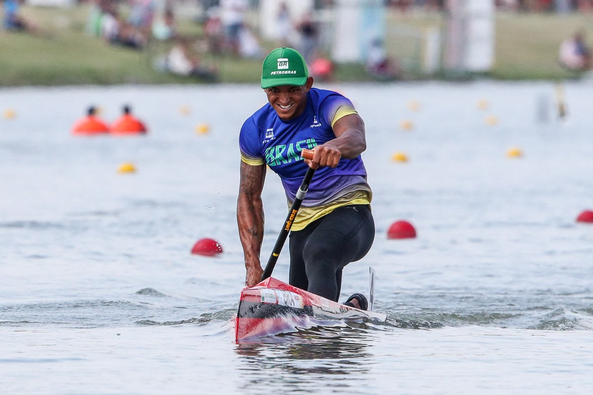 Isaquias Queiroz Ignores Fatigue Runs With Remaining Rivals And Is The World Champion In C1 1000 Kaning