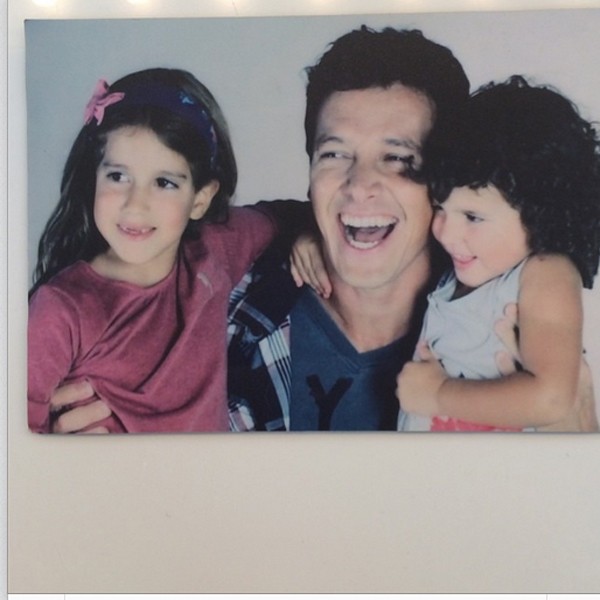 Rodrigo Faro e as filhas (Foto: Reprodução/Instagram)