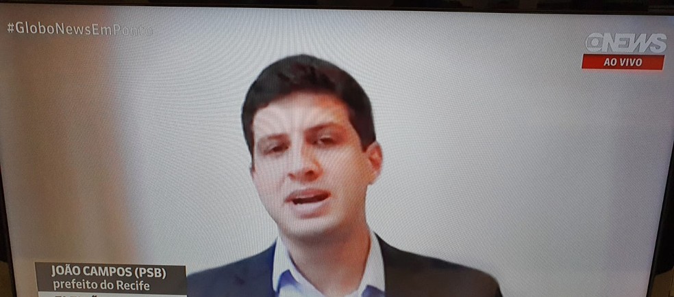 Em entrevista para a GloboNews, o prefeito do Recife, João Campos (PSB), anunciou o cancelamento dos shows na orla no réveillon 2022 — Foto: Bruno Marinho/g1