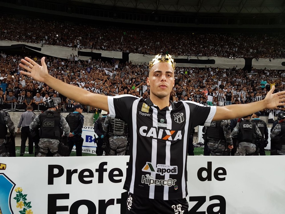 Ceará aguarda documentos da venda de Arthur Cabral para cobrar metade de valor ao Palmeiras