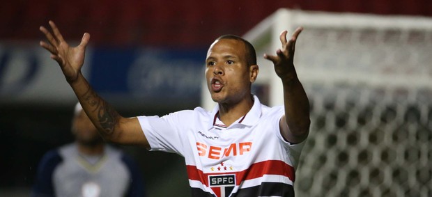 Com erros da arbitragem, São Paulo e Lusa ficam no zero no Morumbi