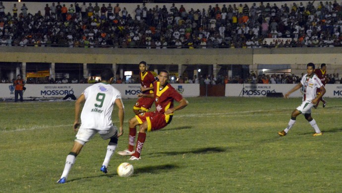 Baraúnas e Globo FC disputam final da Copa FNF no Estádio Nogueirão, em Mossoró (Foto: Marcelo Montenegro/Futebol Potiguar)