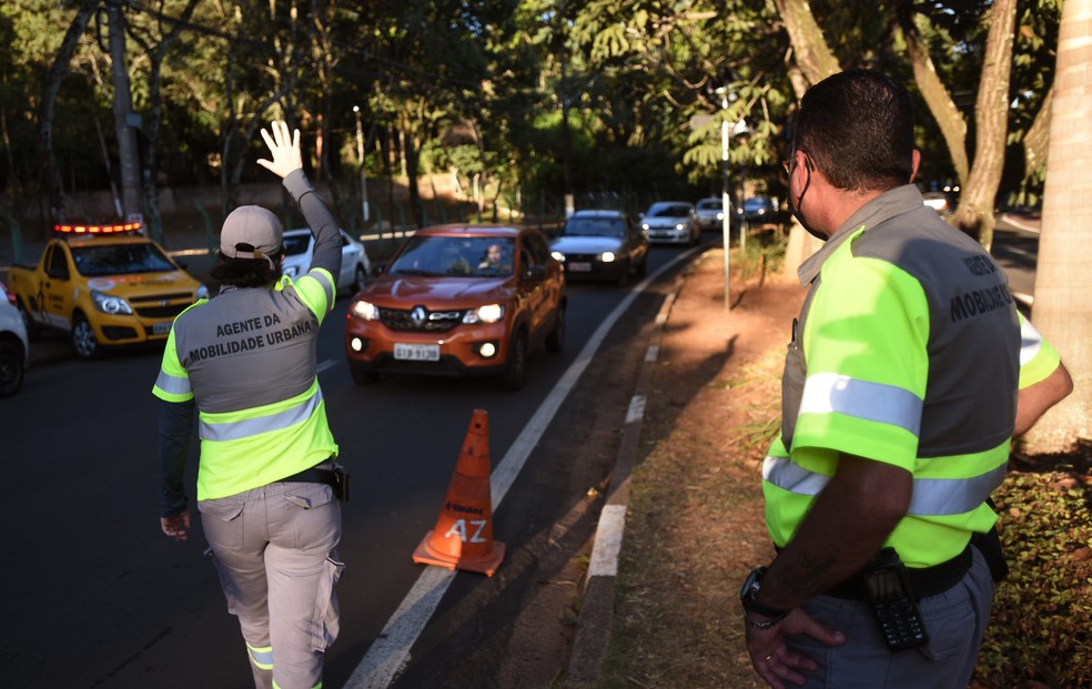 Agentes de mobilidade urbana da Emdec, em Campinas — Foto: Carlos Bassan/Prefeitura de Campinas