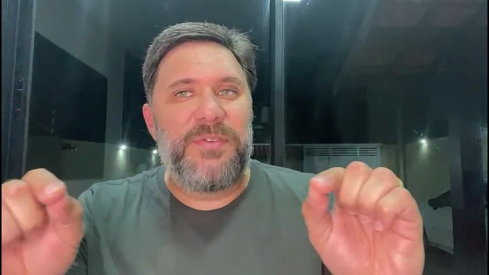 Bi�logo Leandro Alberto explicou os motivos de a praia de Piedade ser perigosa para banho de mar � Foto: Reprodu��o/TV Globo