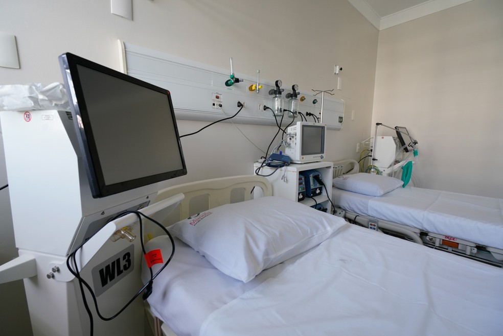 Novos leitos de UTI estão sendo montados em hospitais públicos e filantrópicos de Santa Catarina para tratamento contra Covid-19 — Foto: Secom/SC
