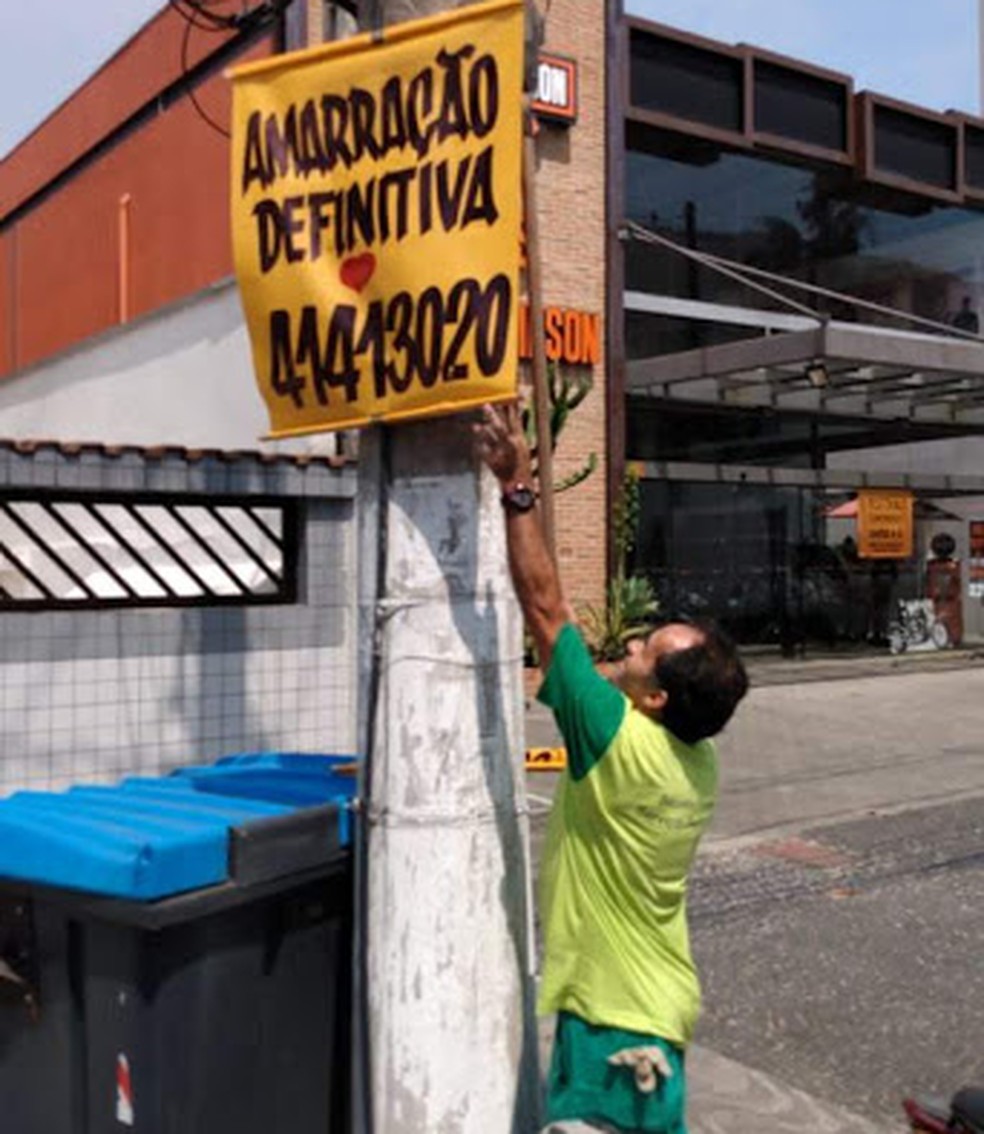 Propagandas de 'vidente do amor' s&atilde;o retiradas dos postes de Santos &mdash; Foto: Divulga&ccedil;&atilde;o/Prefeitura de Santos