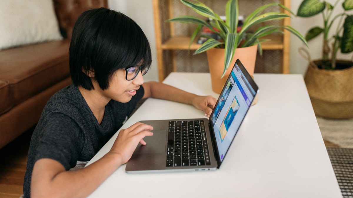 Como bloquear sites e conteúdos impróprios para crianças no notebook