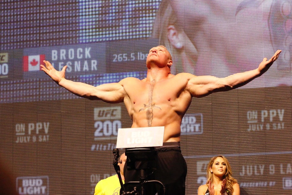 Brock Lesnar fez sua última apresentação no MMA diante de Mark Hunt no UFC 200, em 2016 — Foto: Evelyn Rodrigues