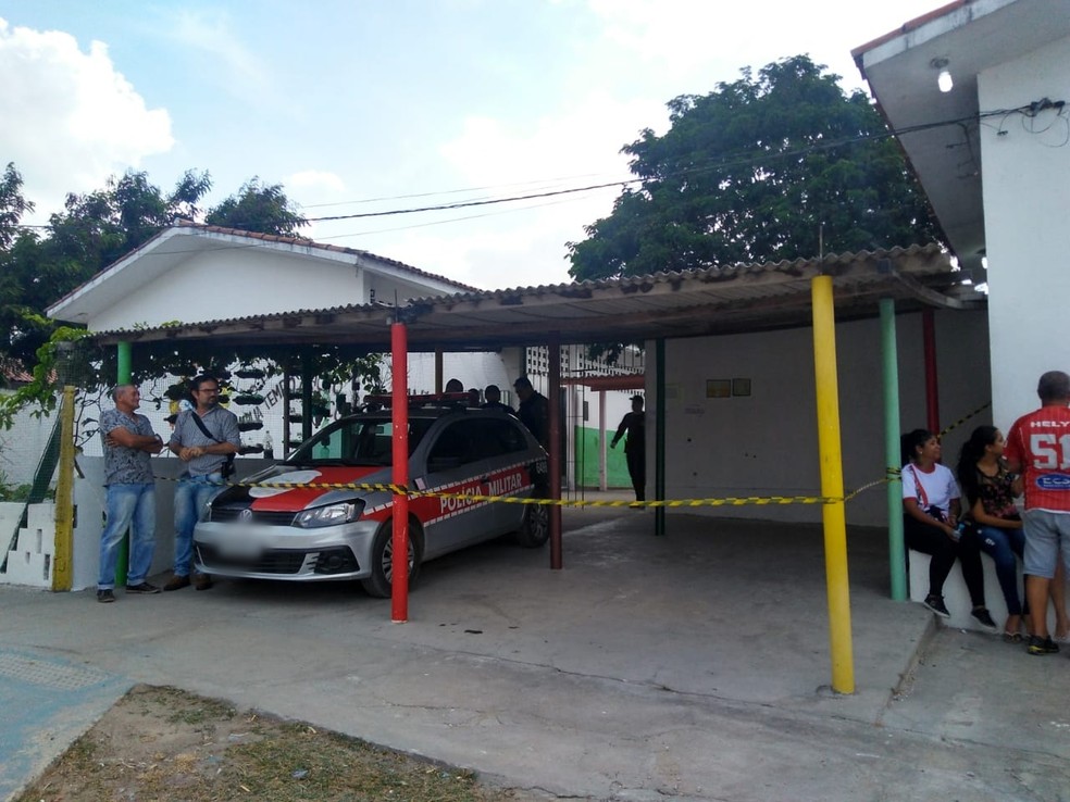 Homem é morto a tiros enquanto deixava criança na escola em Campina Grande — Foto: Waléria Assunção/TV Paraíba