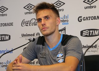 Bressan vê lado bom de disputa na zaga e tem Libertadores a seu favor