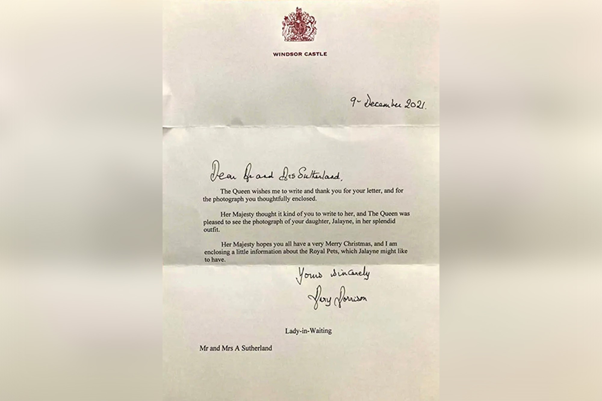 Garota de um ano recebe carta do Castelo de Windsor após se vestir de Rainha Elizabeth (Foto: Reprodução / Facebook)