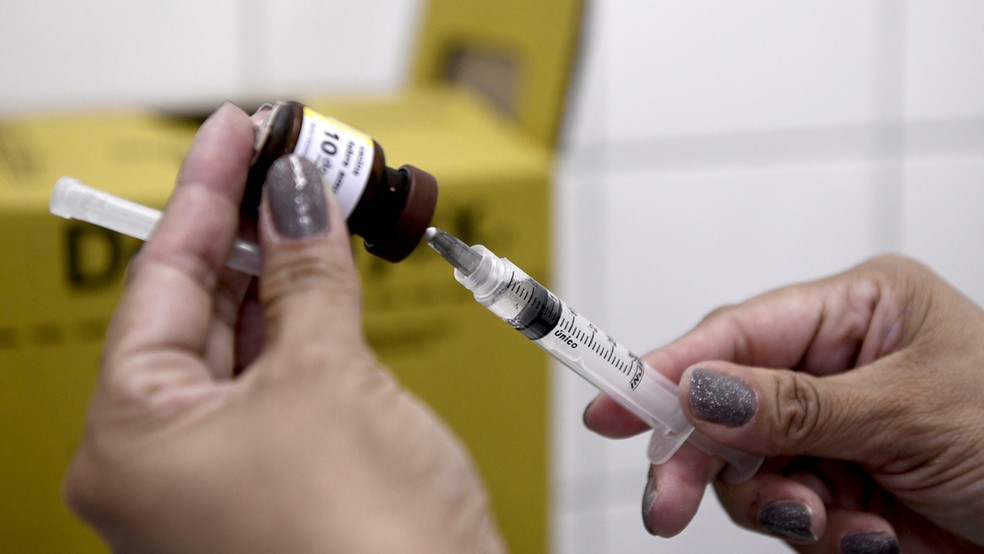 Vacina da febre amarela pode ajudar contra o vÃ­rus da Zika: Pesquisa concluiu que a vacina protegeu camundongos da infecÃ§Ã£o do vÃ­rus em laboratÃ³rio â€” Foto: DivulgaÃ§Ã£o
