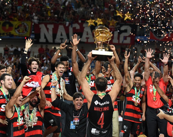 Com 18 títulos em nove anos de Fla, Marcelinho diz: Sou um predestinado