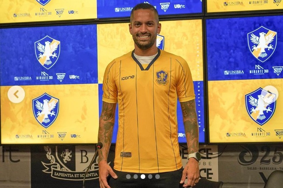 Rômulo, ex-Vasco e Flamengo, é anunciado no Retrô-PE — Foto: Retrô/Divulgação