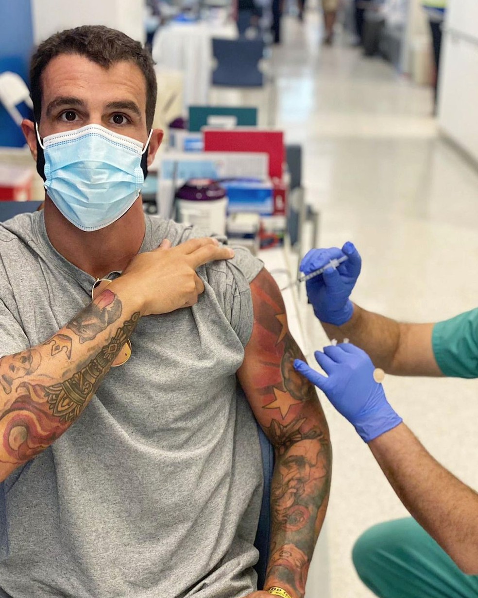 Bruno Fratus recebe vacina nos Estados Unidos — Foto: Reprodução Instagram
