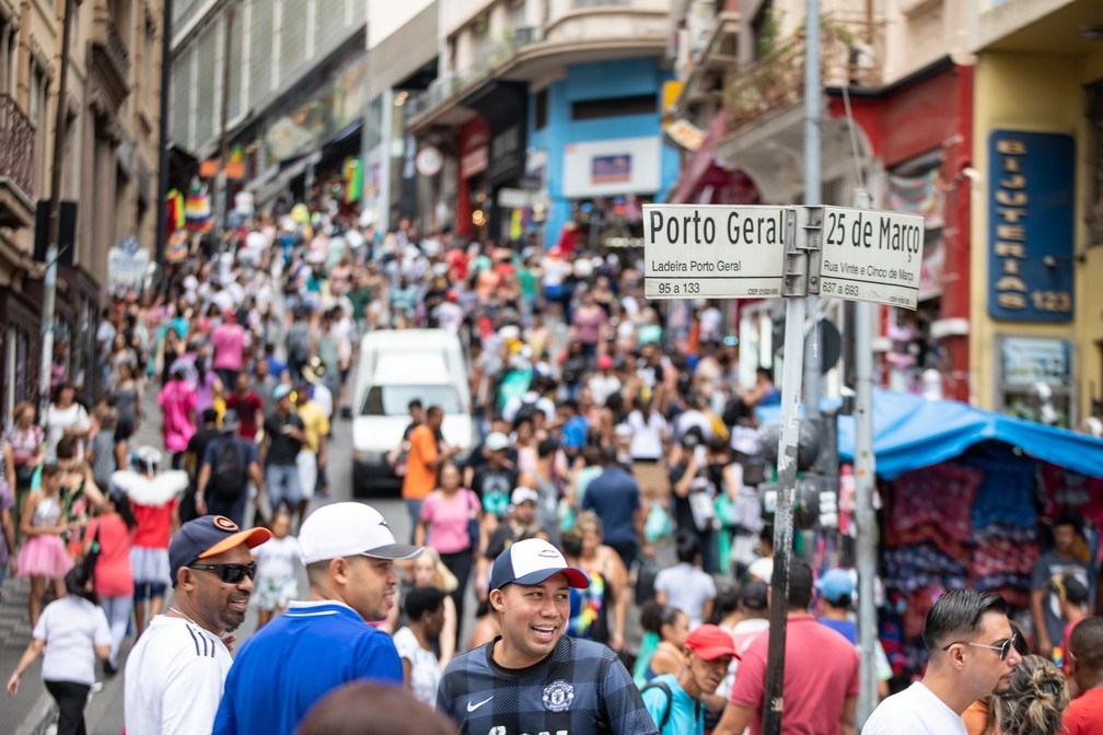 Comércio popular na rua 25 de março, no centro de São Paulo — Foto: Fabio Tito/G1