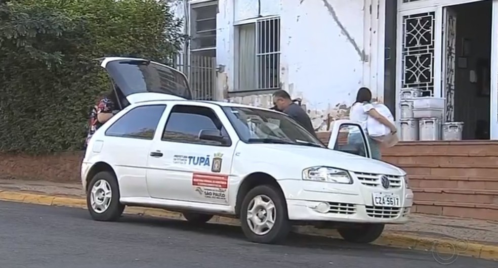 Prefeitura de Tup&atilde; terminou nesta ter&ccedil;a processo de transfer&ecirc;ncia de idosos para um novo abrigo, o antigo Hospital Dom Bosco &mdash; Foto: TV TEM/Reprodu&ccedil;&atilde;o