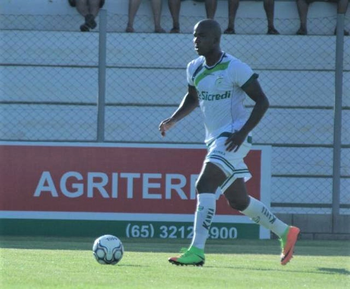 Moto anuncia contratação do zagueiro André Ribeiro, sexto reforço para ...